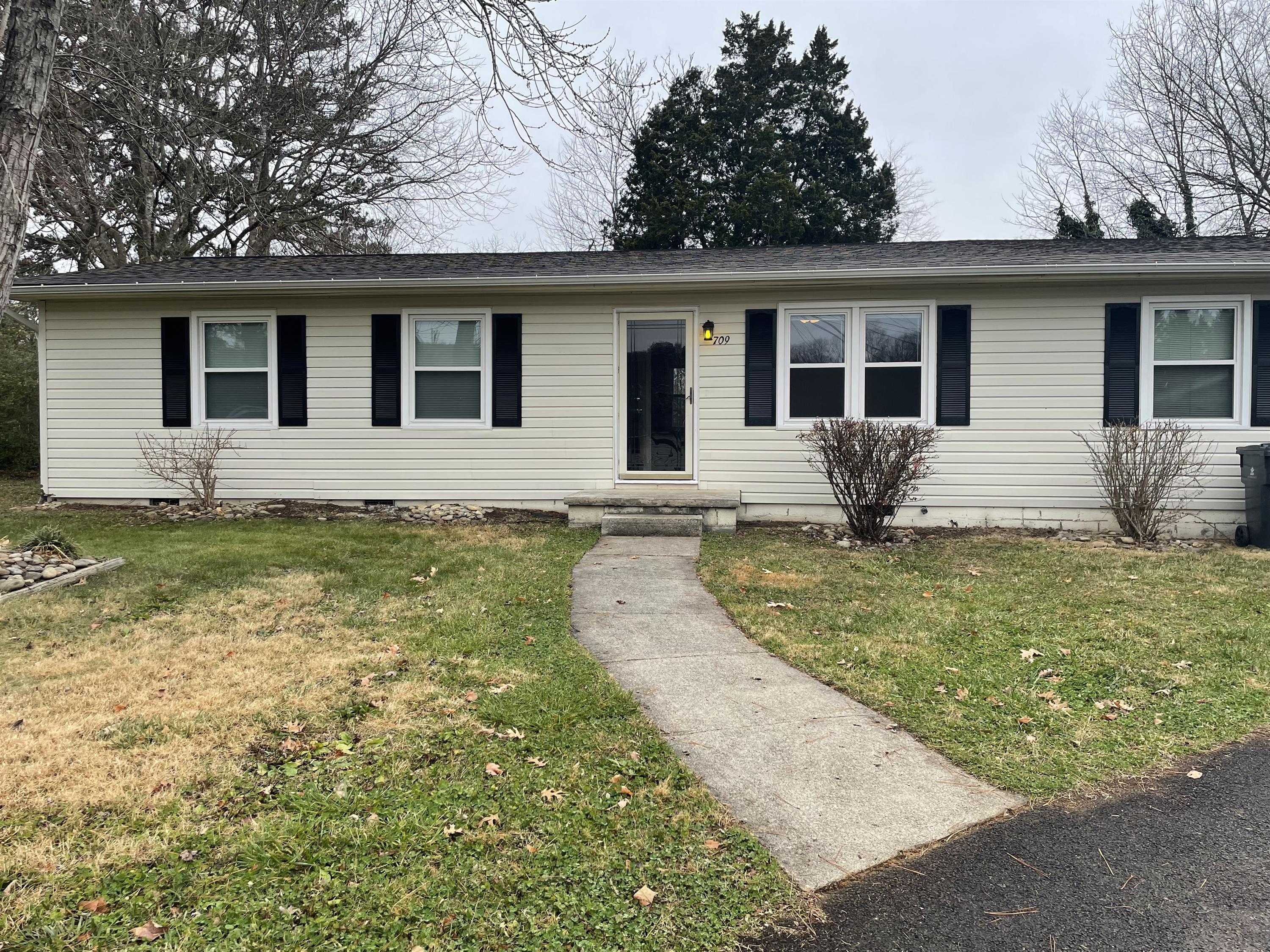 709 Brookridge Circle Southwest
