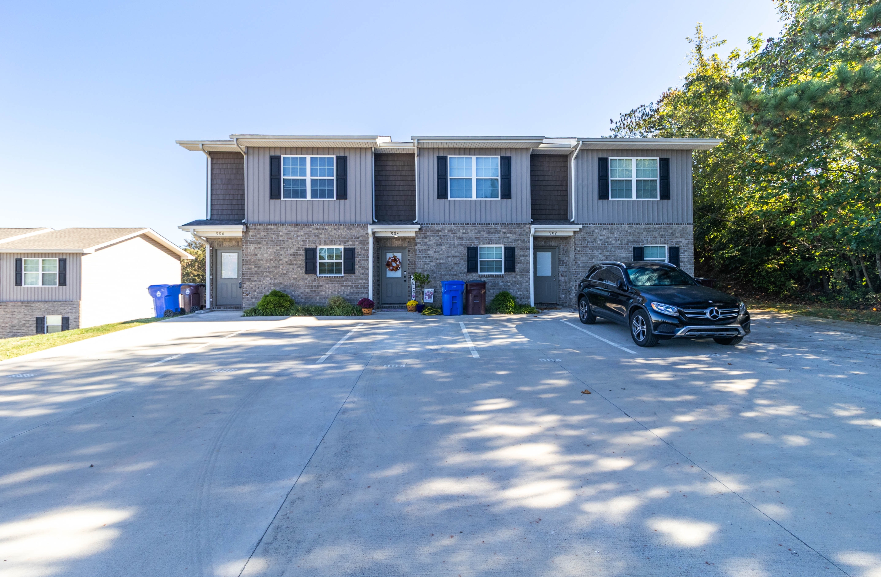 906 Warrior Hill Drive - 1