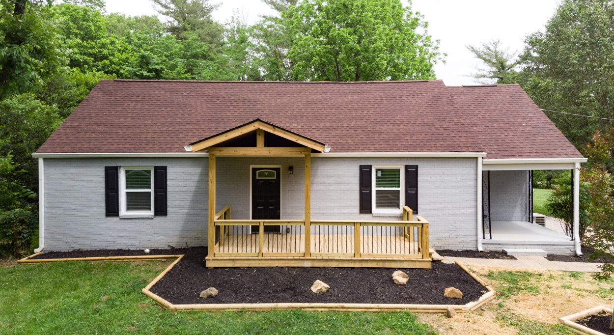 5211 Holston Dr