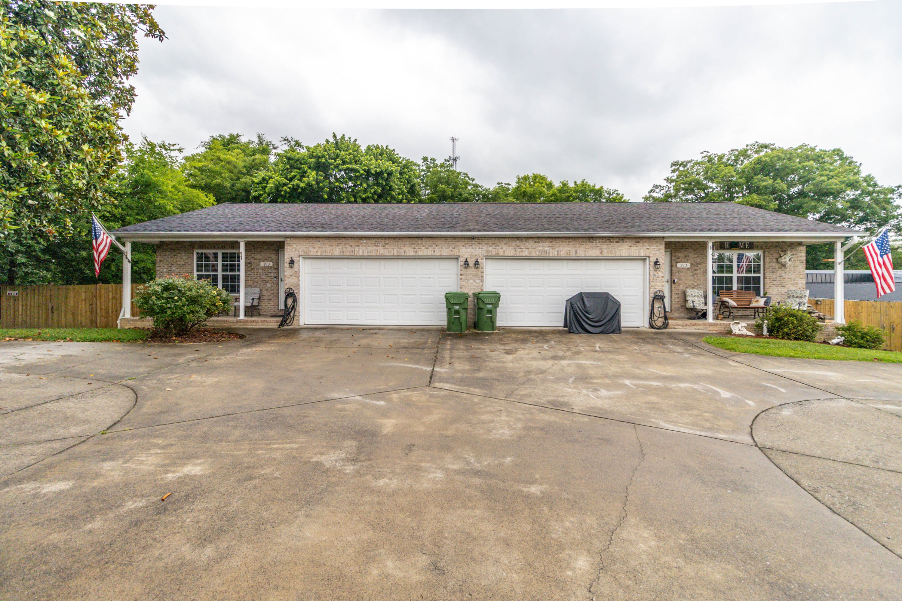 913 Foch Street - 1